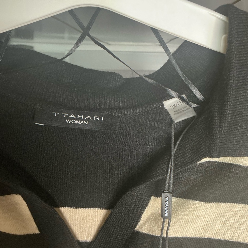 T Tahari Black and Tan Striped V-Neck Sweater - Picture 4 of 8